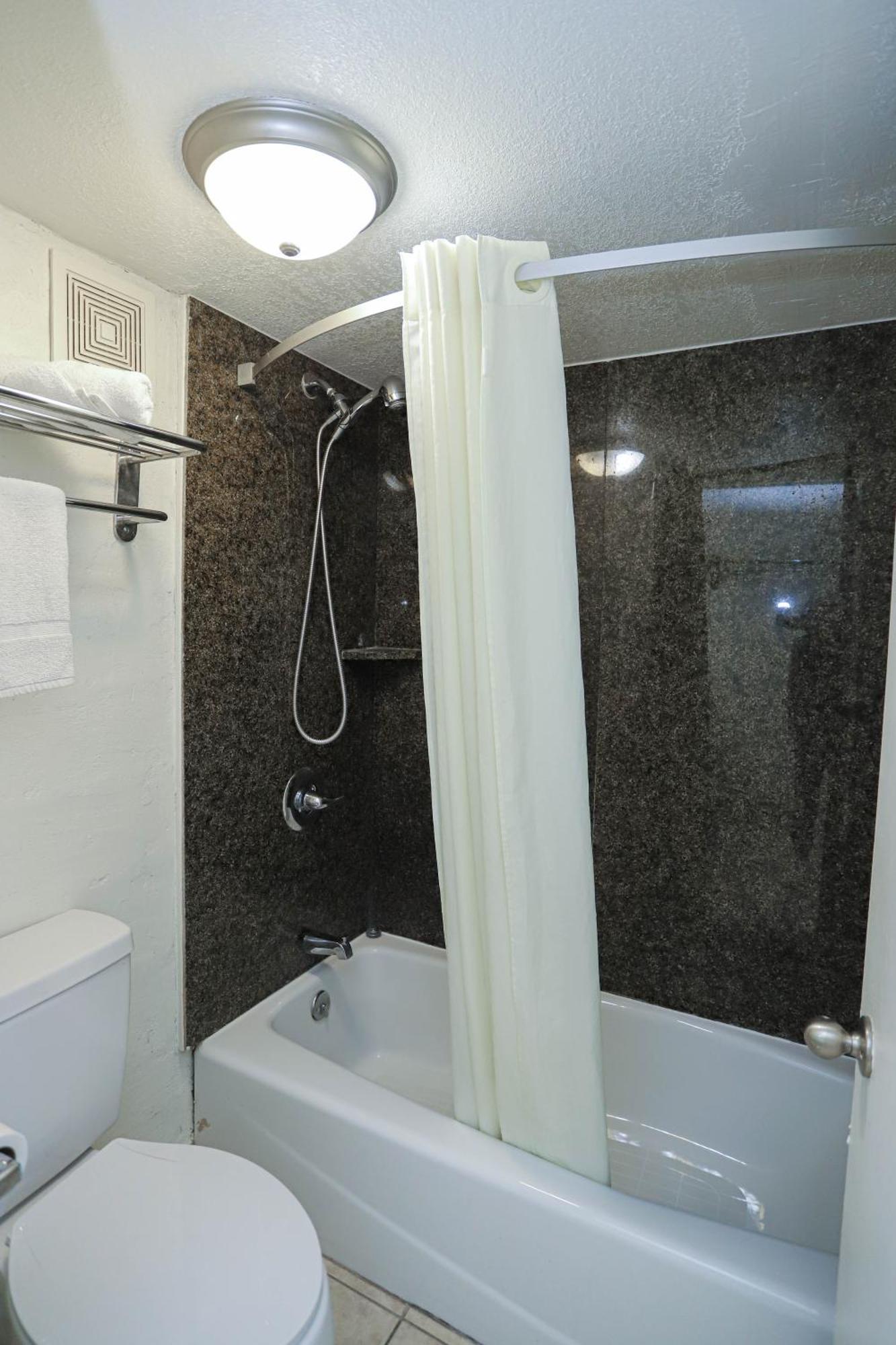 Express Inn Durant Exteriör bild